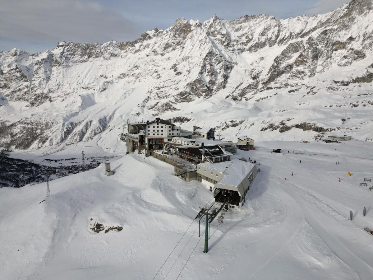 Hotel Lo Stambecco Breuil-Cervinia Dış mekan fotoğraf