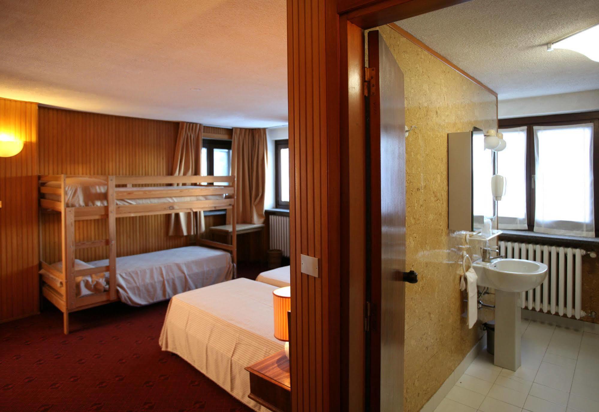 Hotel Lo Stambecco Breuil-Cervinia Dış mekan fotoğraf