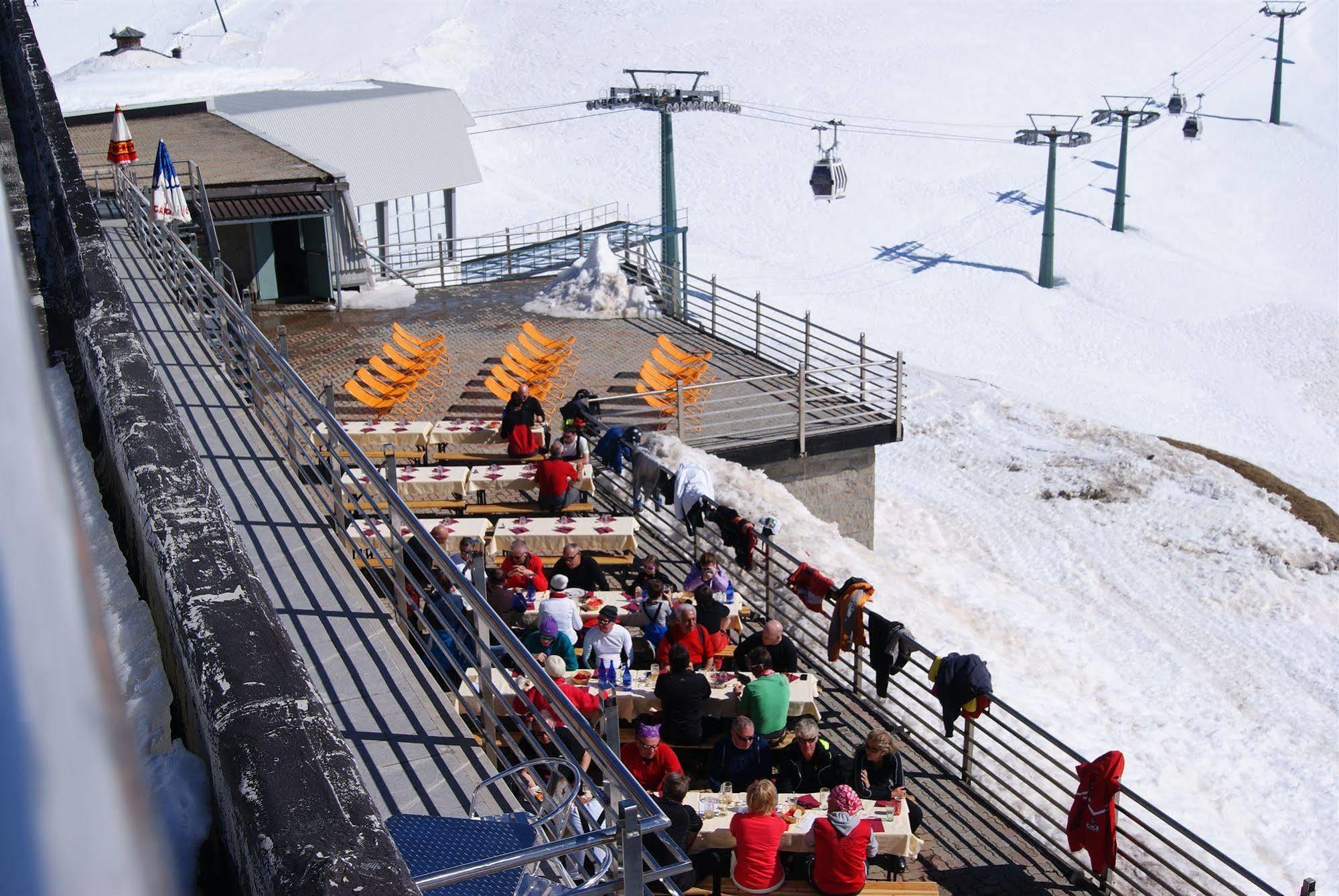 Hotel Lo Stambecco Breuil-Cervinia Dış mekan fotoğraf