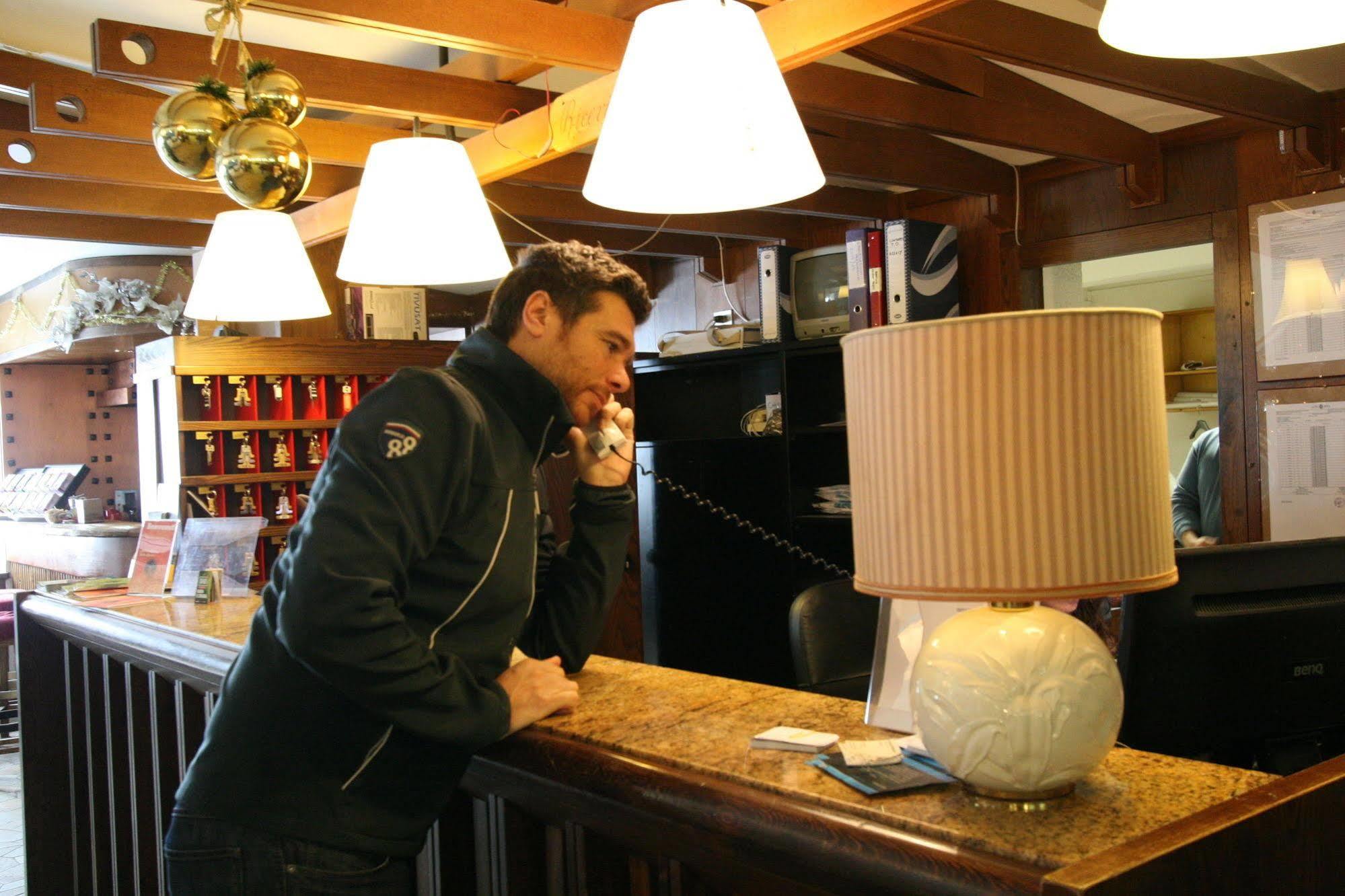 Hotel Lo Stambecco Breuil-Cervinia Dış mekan fotoğraf