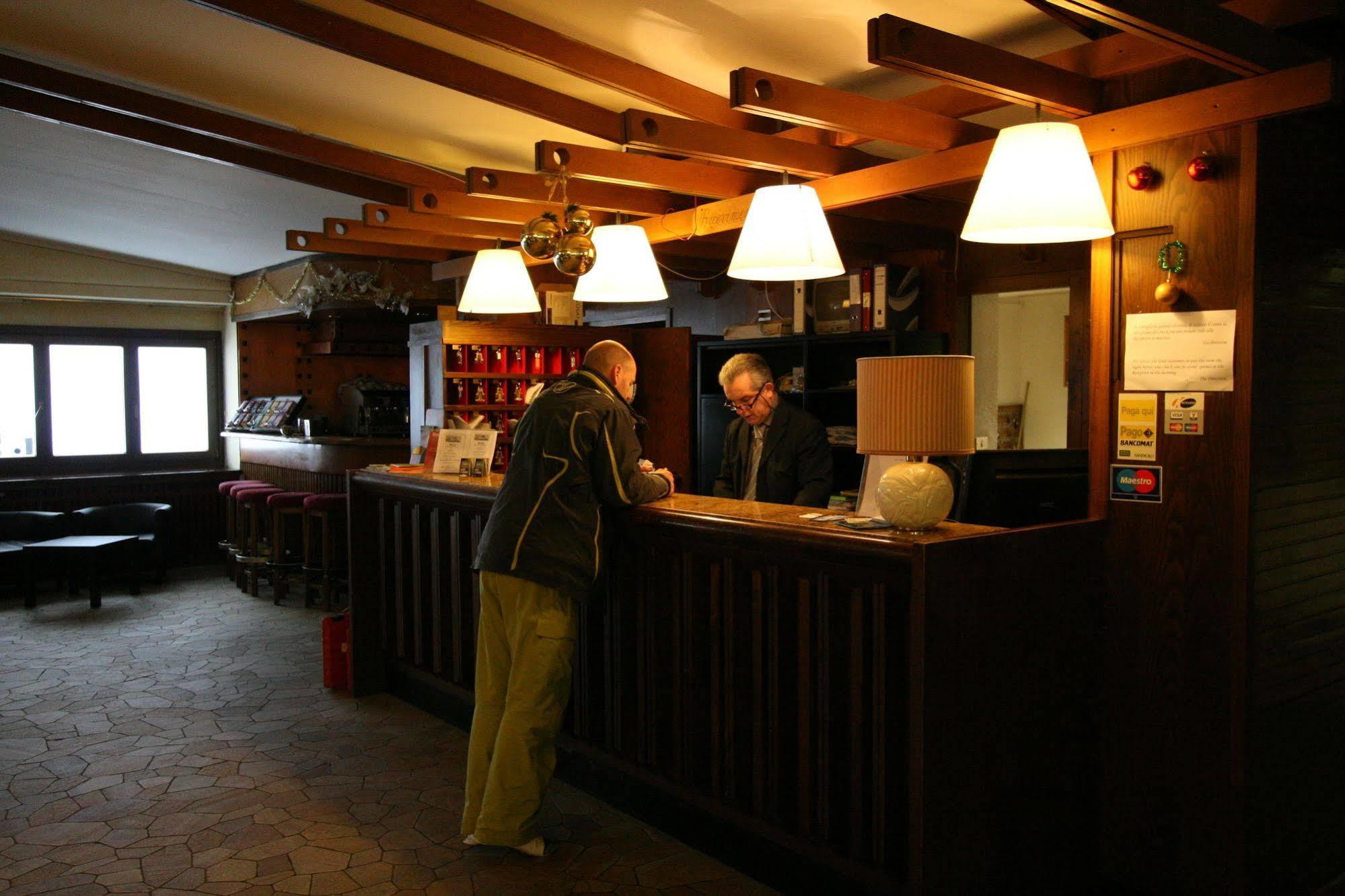 Hotel Lo Stambecco Breuil-Cervinia Dış mekan fotoğraf