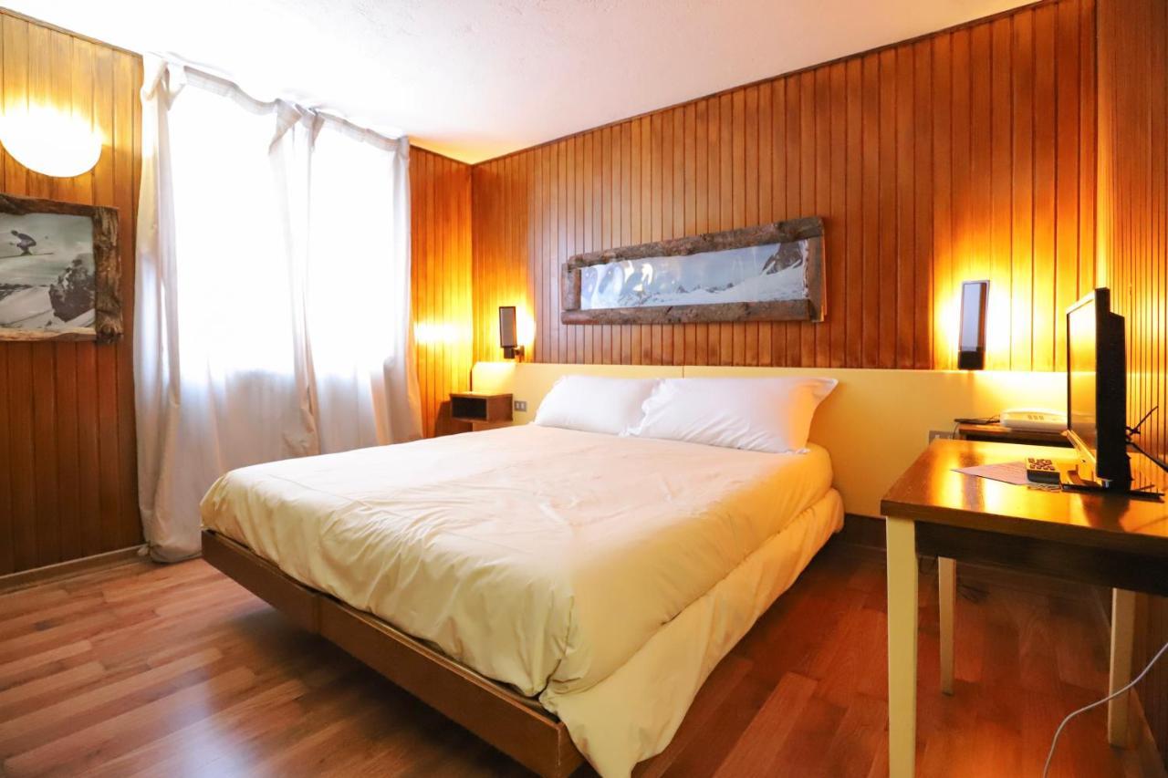 Hotel Lo Stambecco Breuil-Cervinia Dış mekan fotoğraf